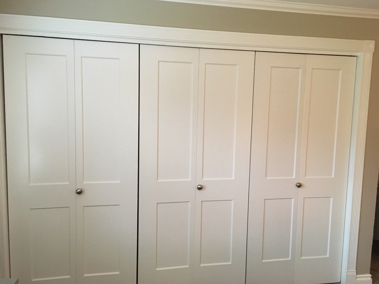3-door Nantucket bi-fold closet